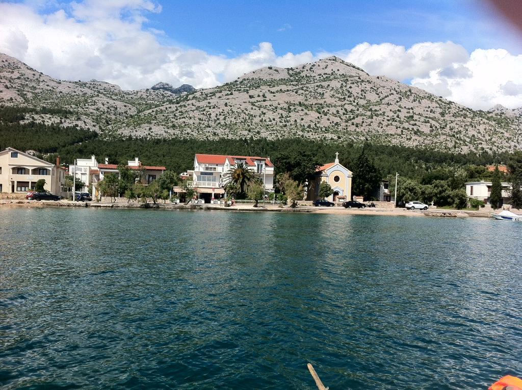 Apartments Dalmacija สตารีกราด-ปาเคลนีซา ภายนอก รูปภาพ