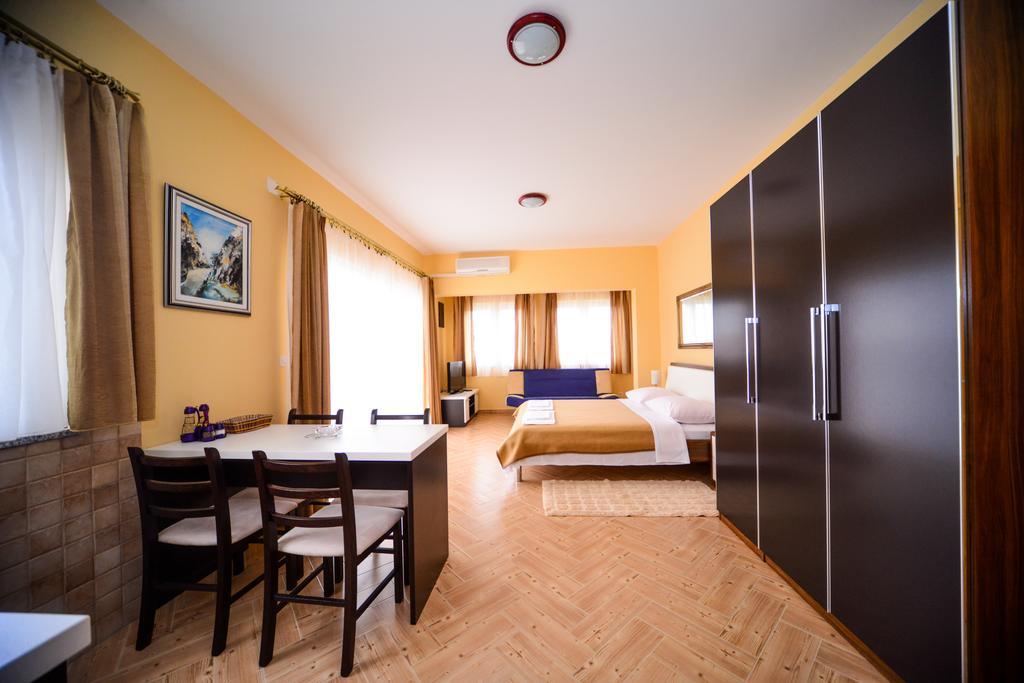 Apartments Dalmacija สตารีกราด-ปาเคลนีซา ห้อง รูปภาพ