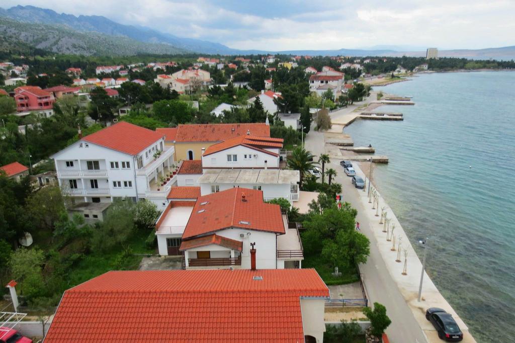 Apartments Dalmacija สตารีกราด-ปาเคลนีซา ภายนอก รูปภาพ
