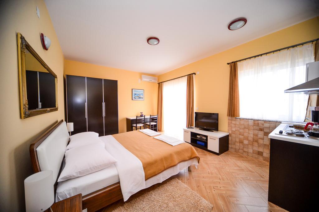 Apartments Dalmacija สตารีกราด-ปาเคลนีซา ห้อง รูปภาพ